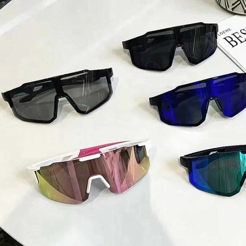 Outdoor sports hiking skiing cycling glasses for men windproof and UV protective sunglasses European large frame glasses W250408
