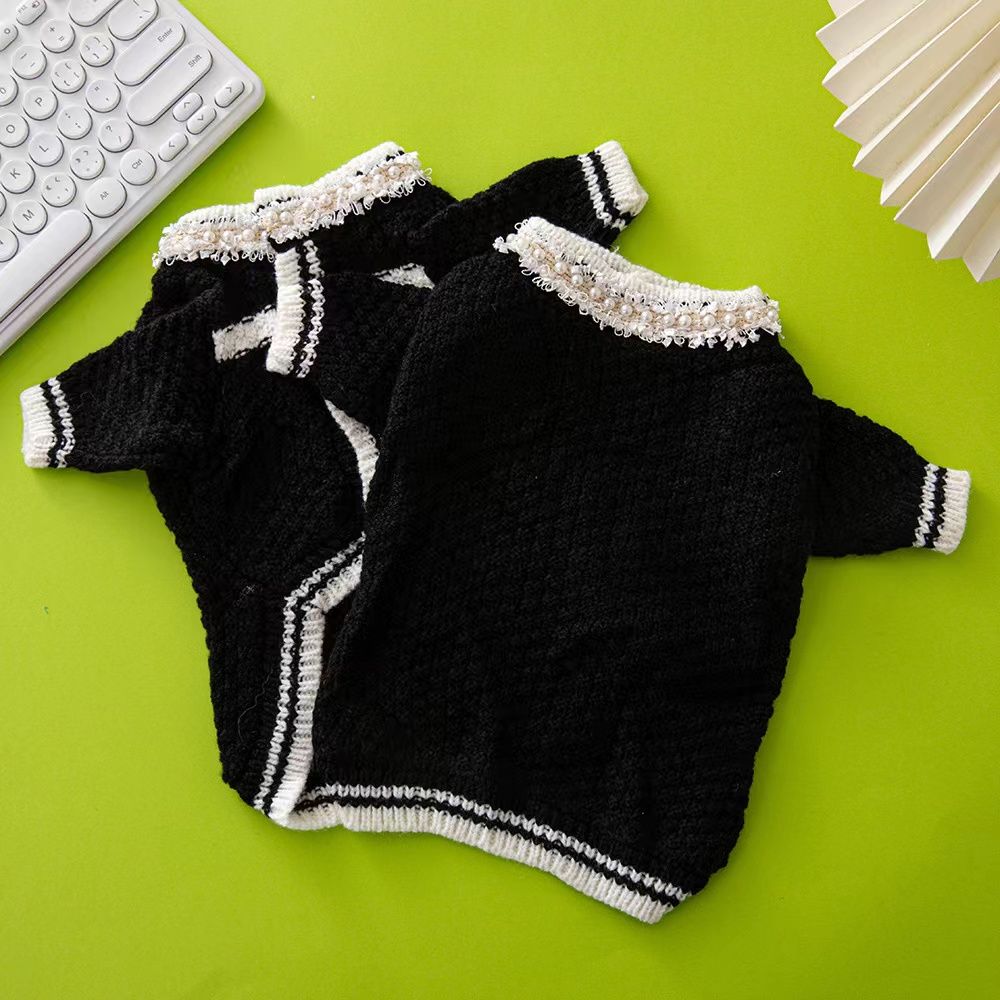 Luxury Dog Clothes Designer Warm Dog Apparel Warm Pet Sweater with Classic Brooch for Small Medium Dogs Cat Holiday Puppy Costumes Soft Fall Winter Pe