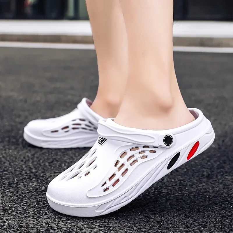 New Arrival New Mens Summer Sandals Mens Hole Sandals Hollow Breathable Flip Sandals Fashion Beach Slippers Large Size 49 T250407