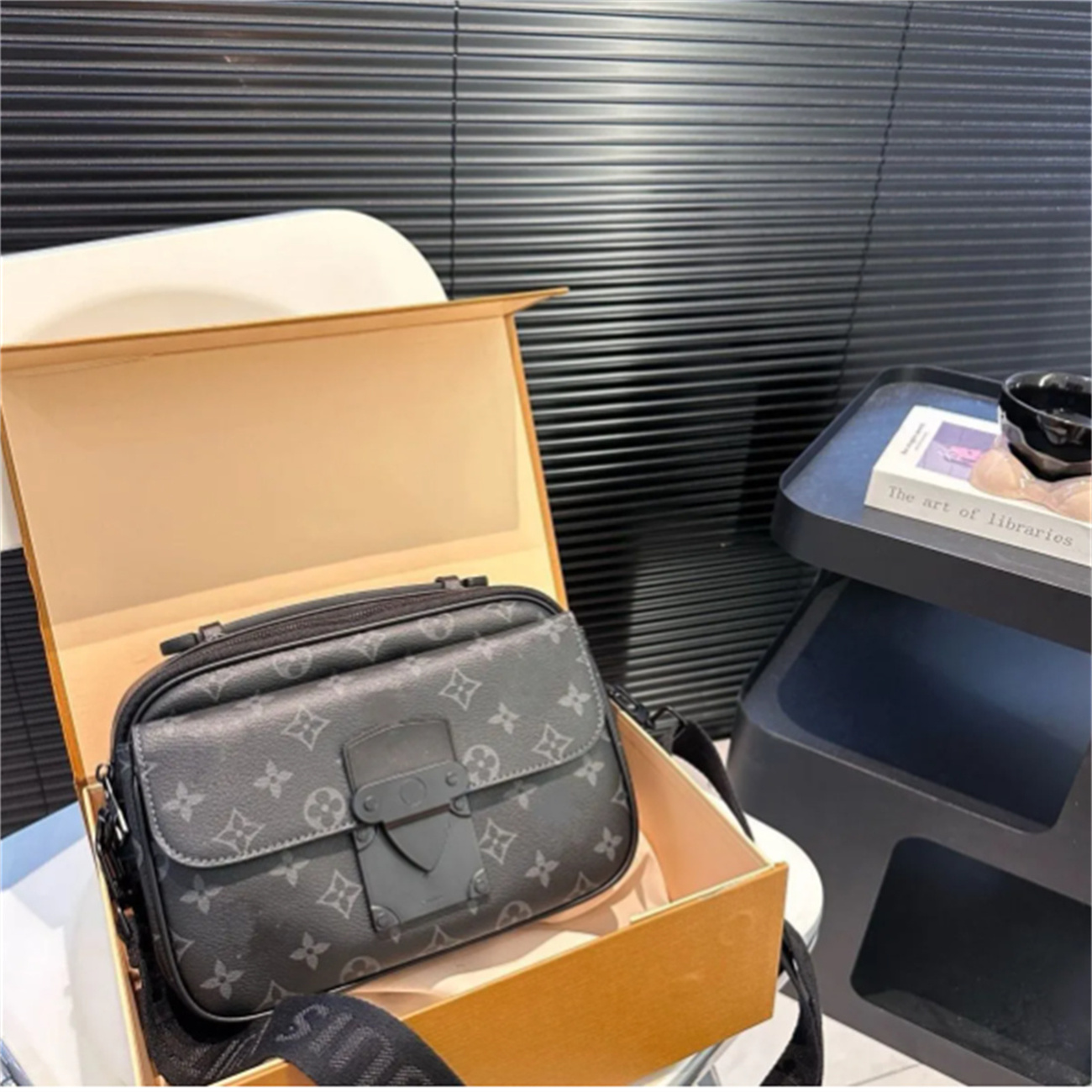 Designer Lock TOP Handbags Women Men Leather TRIO Messenger Bags Shoulder Make up Bag Designer Handbag Tote Man's bag