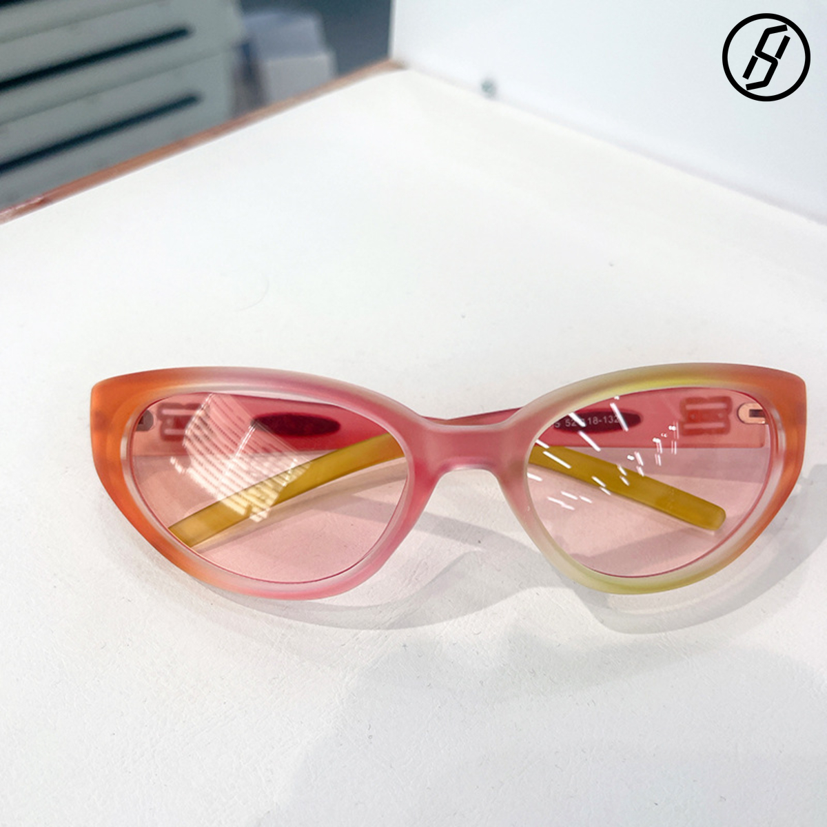 Chic Cat Eye Sunglasses: Retro Y2K Style for Women - Sweet Candy Color Fashion Eyewear Z260306