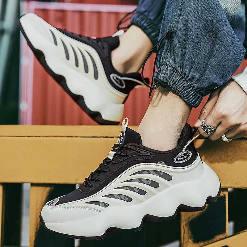 2024 new spring mens sports shoes with thick soles increased height for couples dads shoes fashionable Ins motorcycle boots Y250408