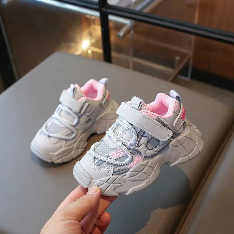 Childrens casual sports shoes for girls and boys 2024 autumn new fashion Korean sled anti slip baby learning walking version shoes W250407