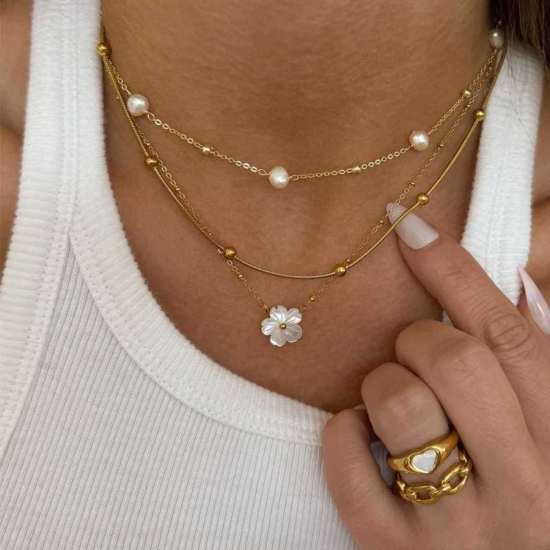 Stainless steel shell flower pendant necklace womens retro gold heart-shaped necklace romantic necklace jewelry gift Y250408