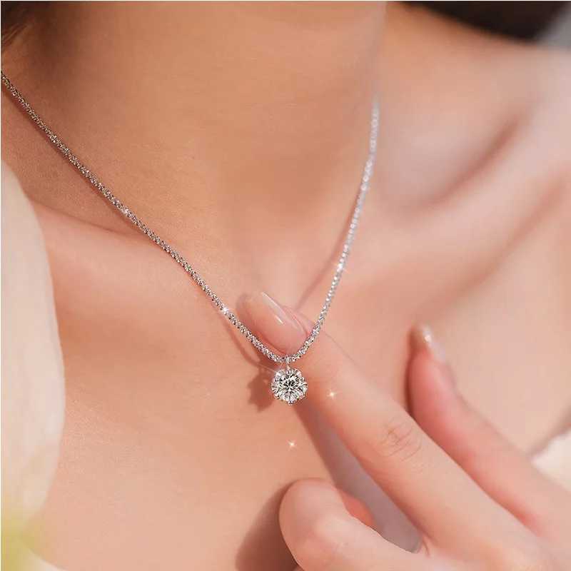 Sparkling Sterling Silver Necklaces Womens Fashion Versatile Chain Clear Zircon Pendant Clavicle O-Chain Necklace for WomenC250407