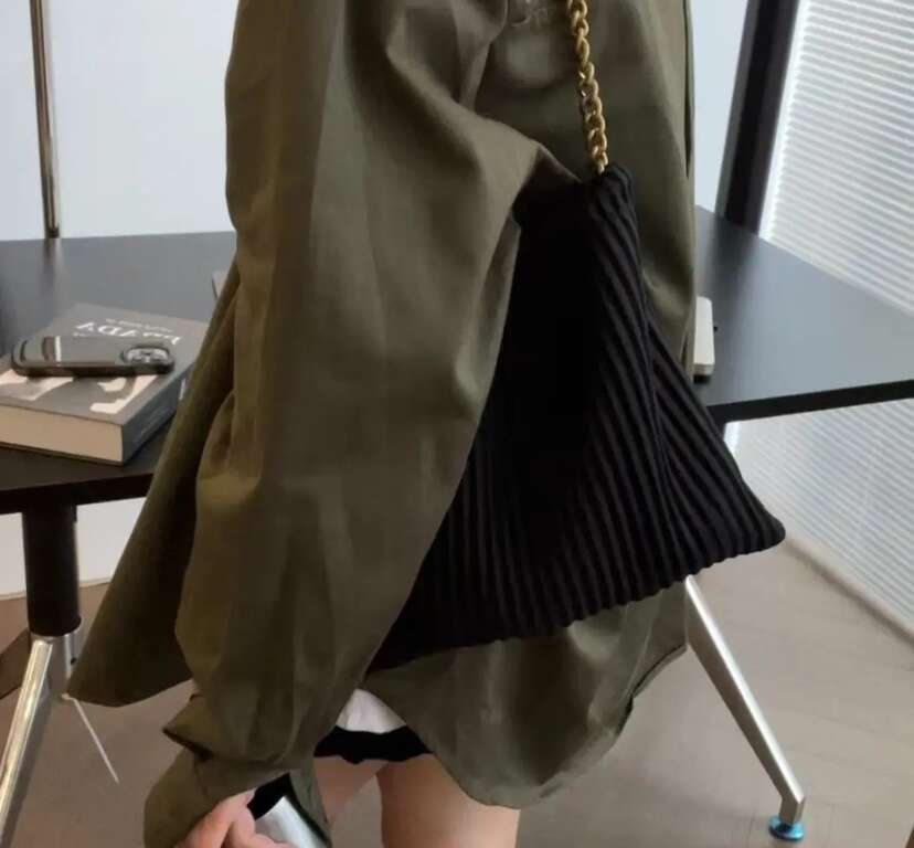 Women's Bags 2025 New Tiktok Same Lucky Lazy Tote Versatile Pleated One shoulder Cross body Chain Bag