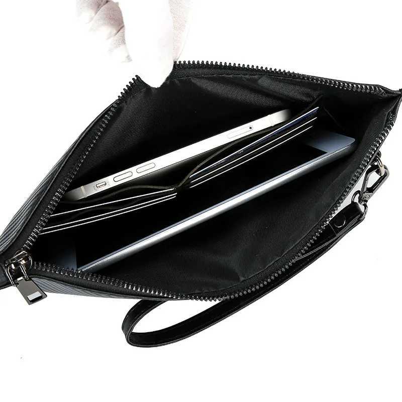 2025 Mens woven handbag large capacity soft leather handbag envelope bag trendy business mens bag H2511071