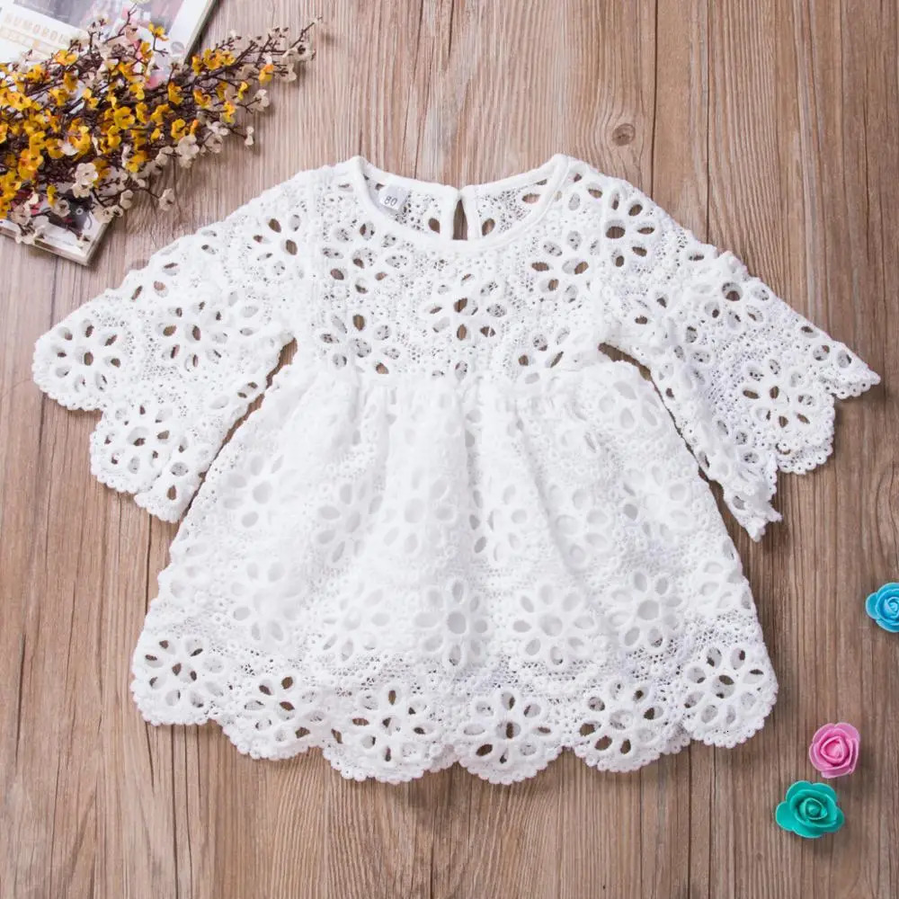 Fashion Family Matching Clothes Mother Daughter Dresses White Hollow Floral Lace Dress Mini Dress Mom Baby Girl Party Clothes 250407