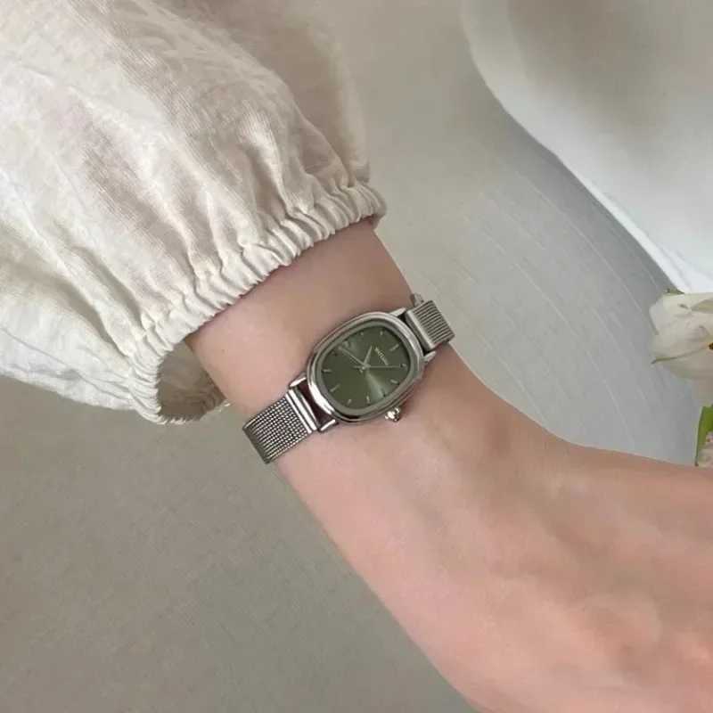 Small oval dial green watch simple stainless steel womens watch brand womens luxury gift quartz watch direct shippingT250408