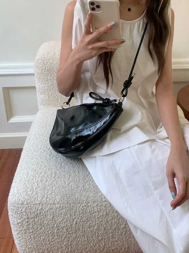 Niche Underarm Bag Womens Summer 2025 New Trend Fashion Saddle Bag Leisure Red Cross Body Bag Z250407