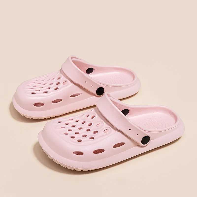 New Arrival New Summer Sandals Solid Color Hole Shoes Mens Beach Slide Womens Flat Garden Sandals Classic Clogs Mens Slide T250407