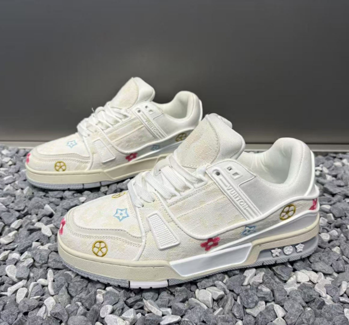 Free shipping Designer shoes Gray-White Classic Shoes Retro Style Low-Top Lace-Up Casual Shoes Daily Commute Versatile Sneakers for man