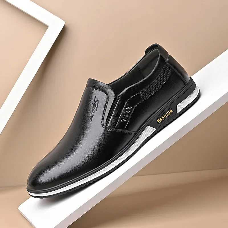 2024Leather Shoes for Men Designer Loafers High Quality Adult Men Driving Shoes Male Footwear Mens Formal Shoes Z251107