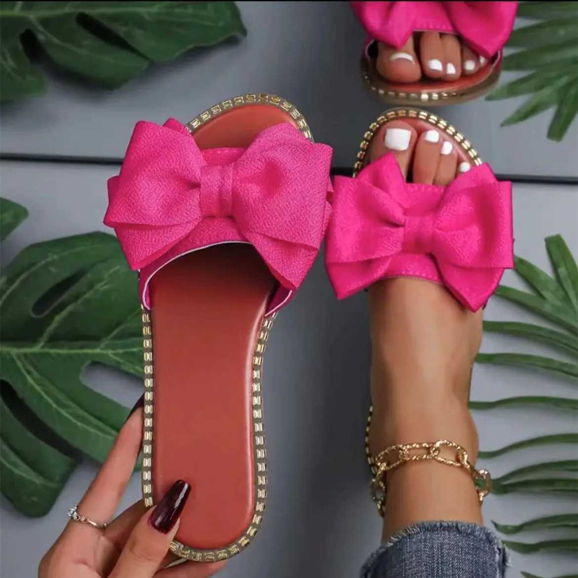 Luxury Summer Bow Knot Sliding Block Womens Outdoor Trend Flat Beach Sandals Womens Flip Shoes Brand Design Womens Sliding Shoes 2024XJ250407