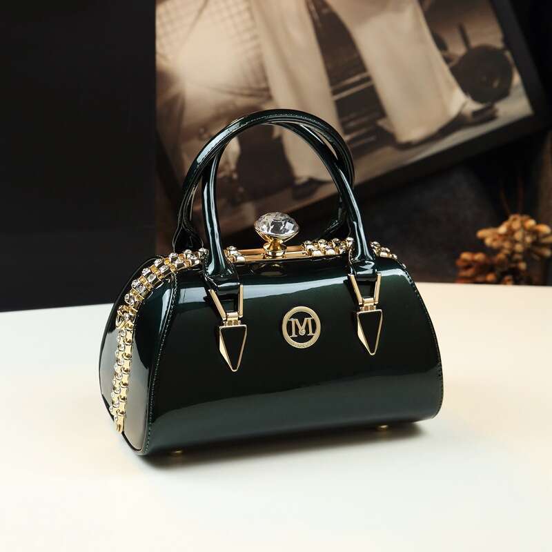 2021 New Small Single Shoulder Crossbody Bag, Handbag, Fashionable Niche Design, High-End Feel, Genuine Leather Women's Bag Trend