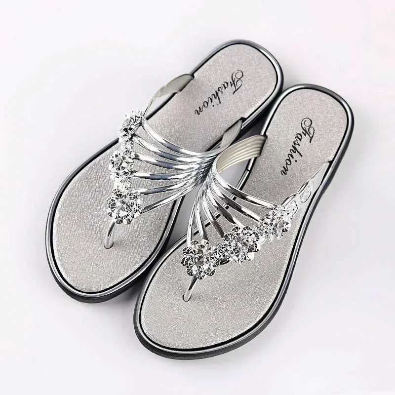 2024 Womens Slippers Summer Sandals New Flat Bottom Shoes Womens Lightweight Slippers Womens Jackets Casual Flip CoverXJ250407