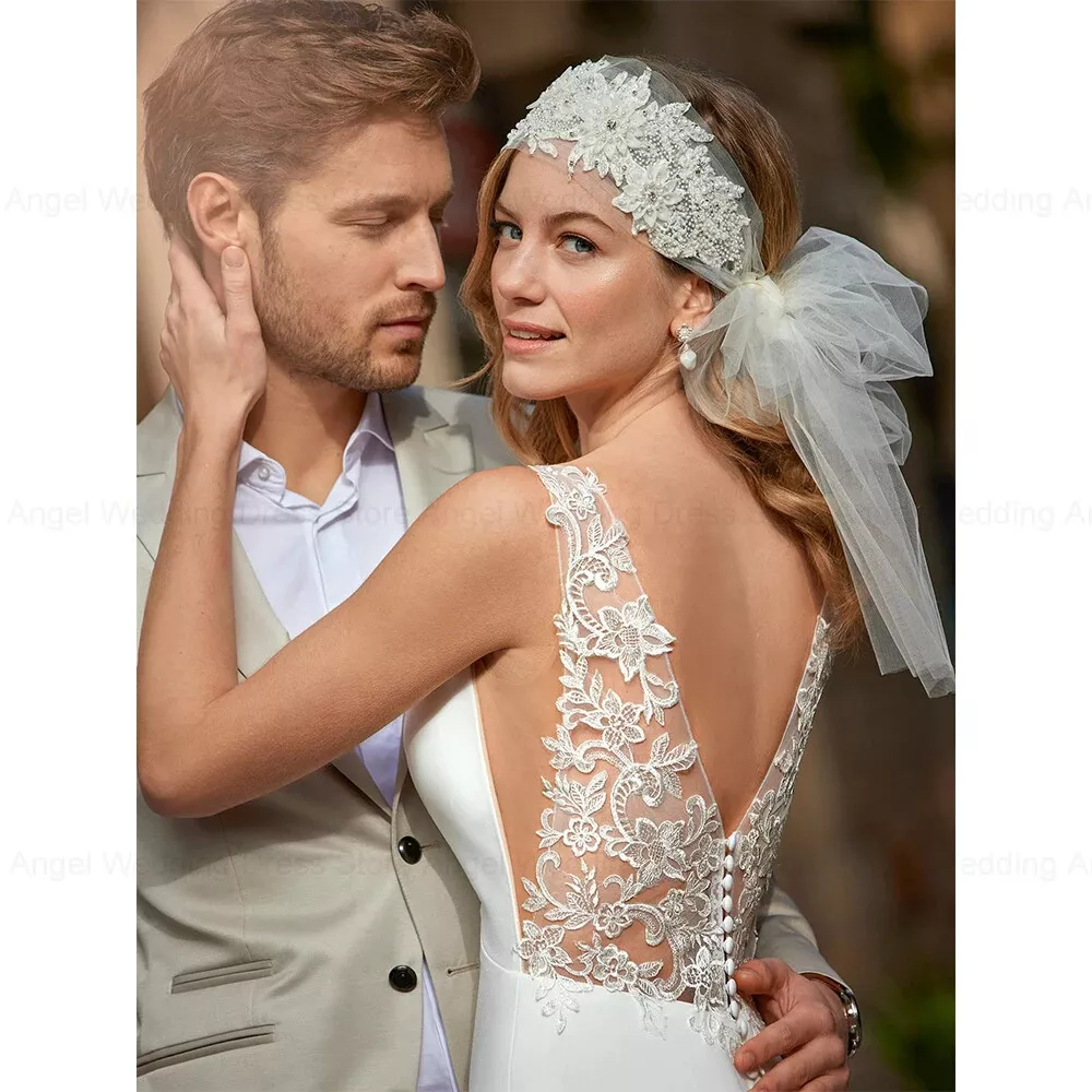 Elegant V-neck Mermaid Wedding Dress with Lace Applique Detail 2025 White Satin Open Back Bridal Gown for Beach Ceremonies