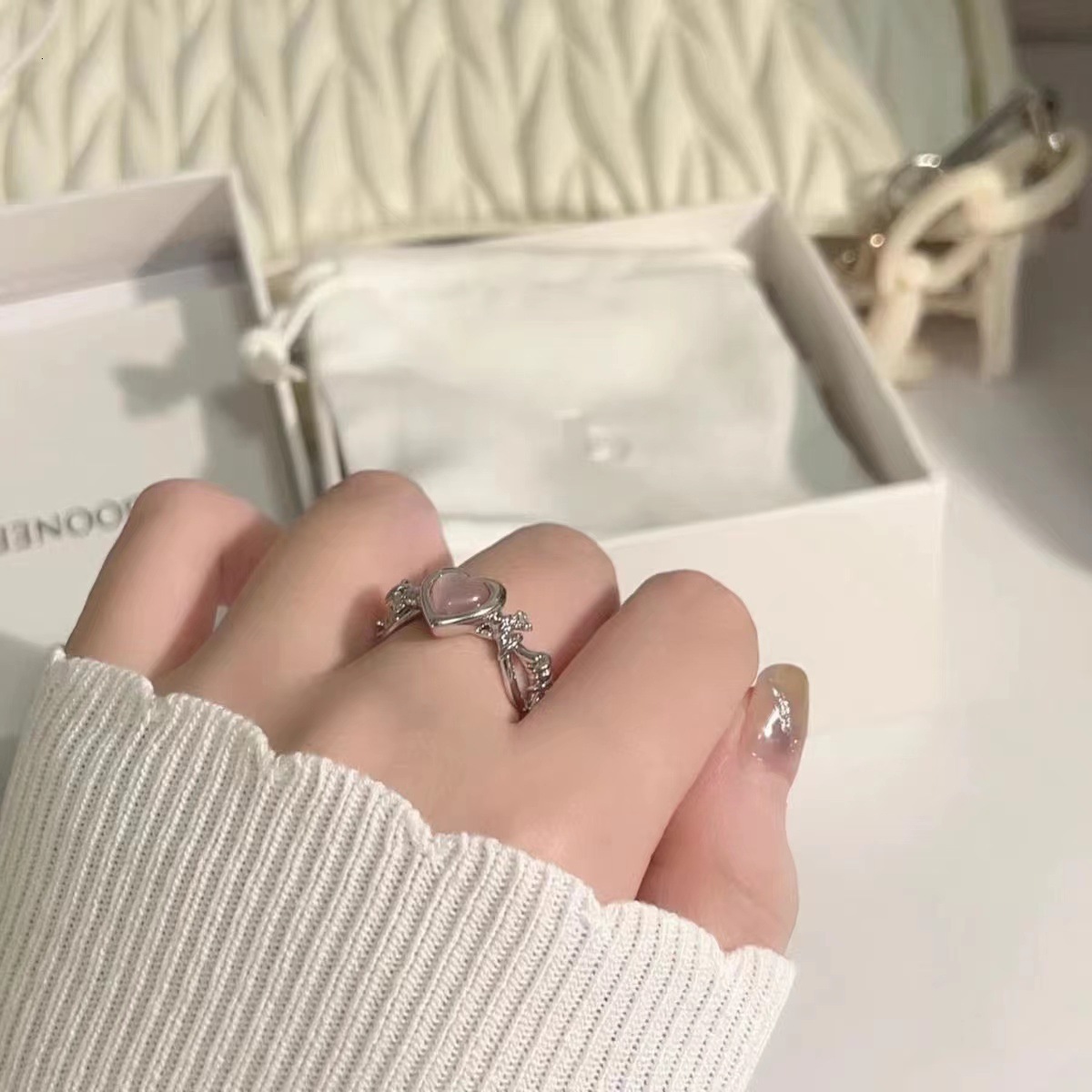 Princess on the run must wear fairy design style pink love thorn cat eye stone zircon women's ring