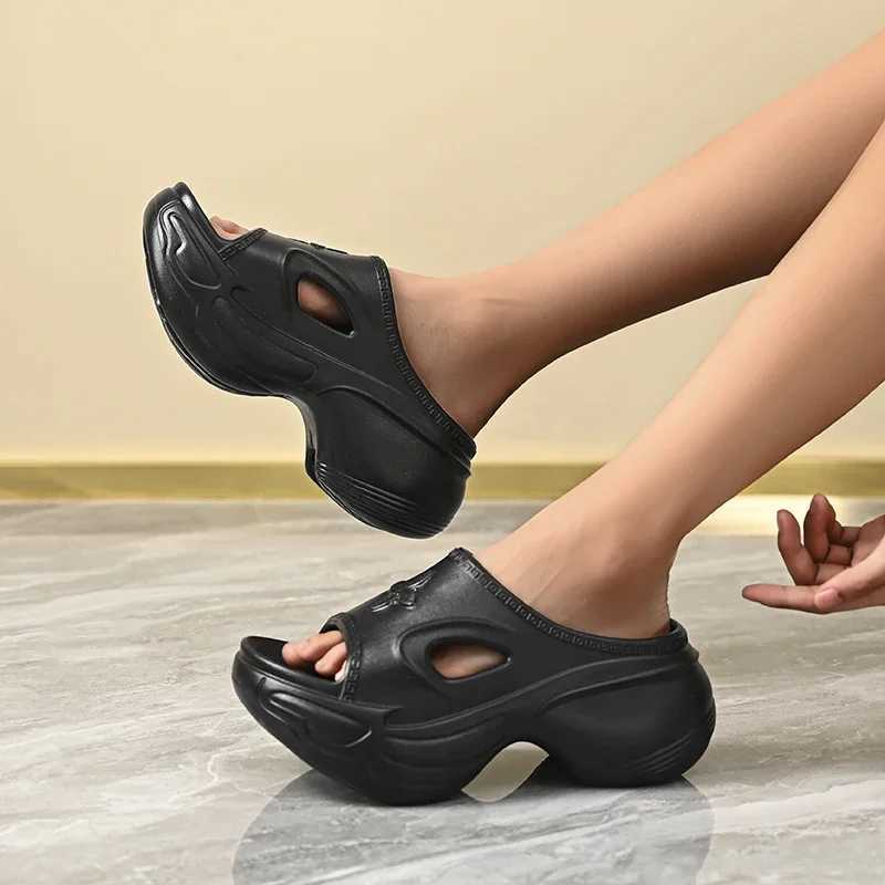 Thick bottomed womens EVA slippers for spring and summer anti slip beach comfort sole 2025 new indoor and outdoor leisure walking slideXJ250407