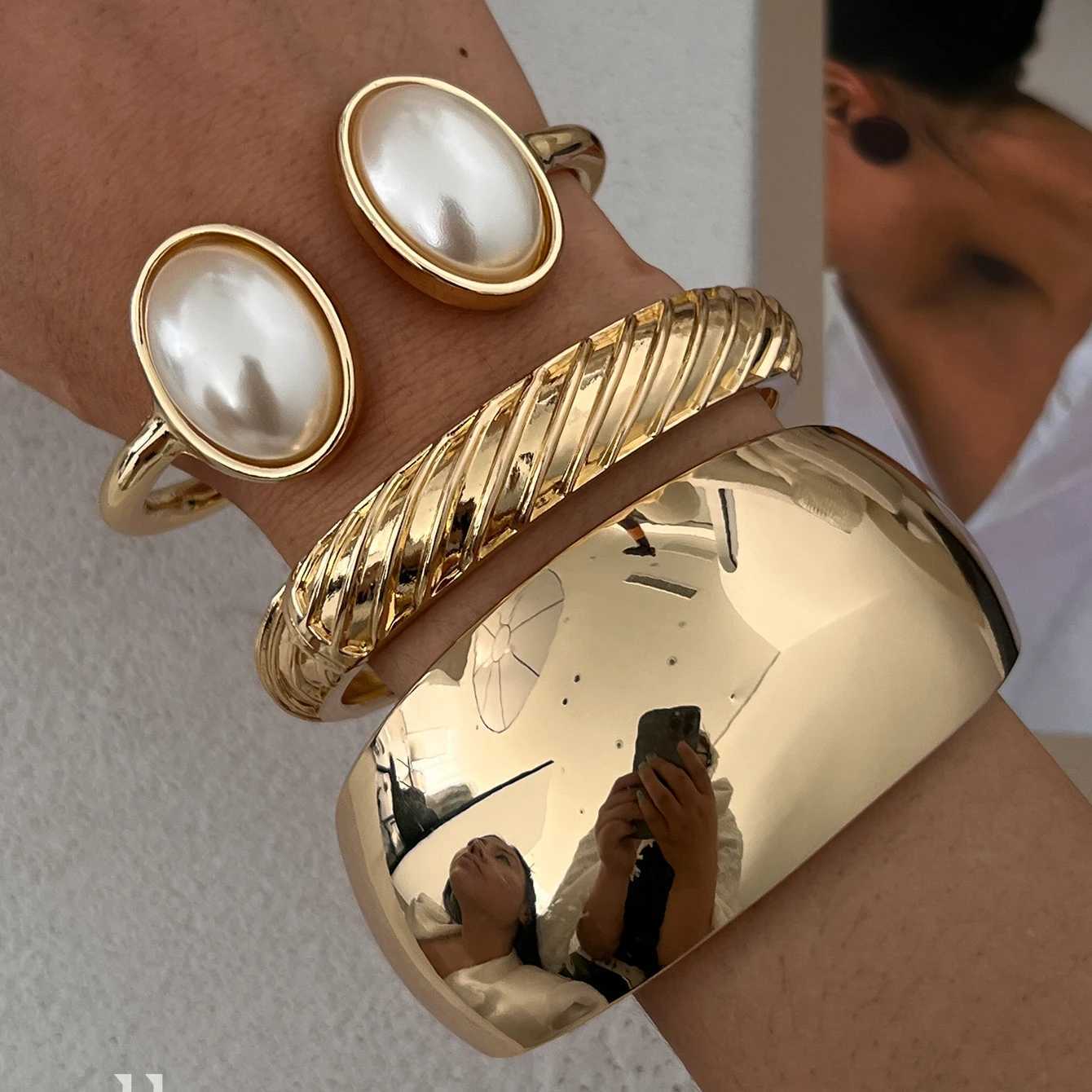 Ingemark Exaggerated Punk Smooth Heavy Metal Chunky Spring Bangles Wen Hip Hop Gold Color Arm Bracelet Steampunk Men JewelryC250408