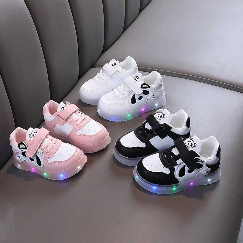 Childrens fashionable sports shoes childrens outdoor leisure spring running shoes boys and girls soft soled breathable flat bottom baby shoes W250407
