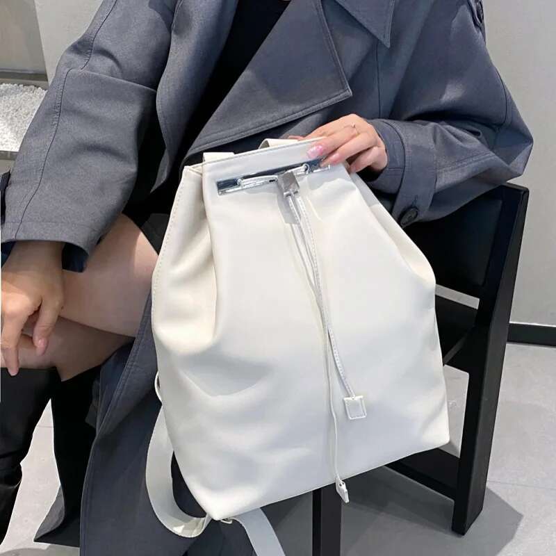 2025 New Vintage Leather Bucket For Women Designer Handbag And Purse Wdrawstring Adjustable Crossbody Shoulder Bag