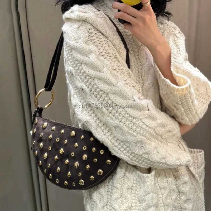 New Arrival FAshion bag Korean womens shoulder bag womens handbag womens handbag casual Retro Rivet dot bottom bag T250407