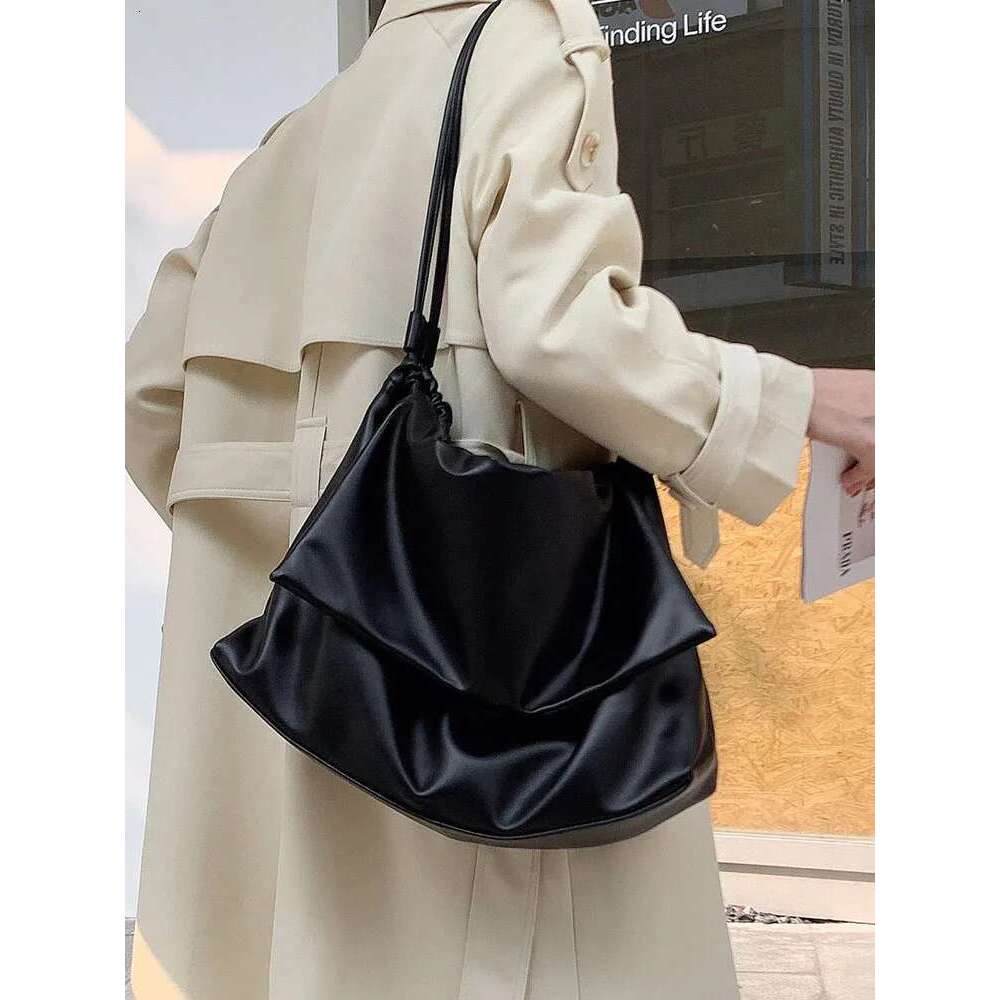 Women's Bags New Fashion Women Large Capacity Shoulder Softshell Cow Split Leather OL Work Crossbody Bags Designer Strap Messenger Bag