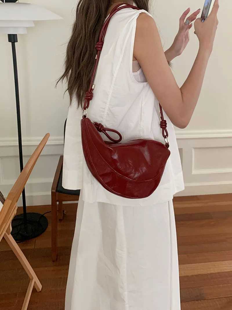 Niche Underarm Bag Womens Summer 2025 New Trend Fashion Saddle Bag Leisure Red Cross Body Bag Z250407