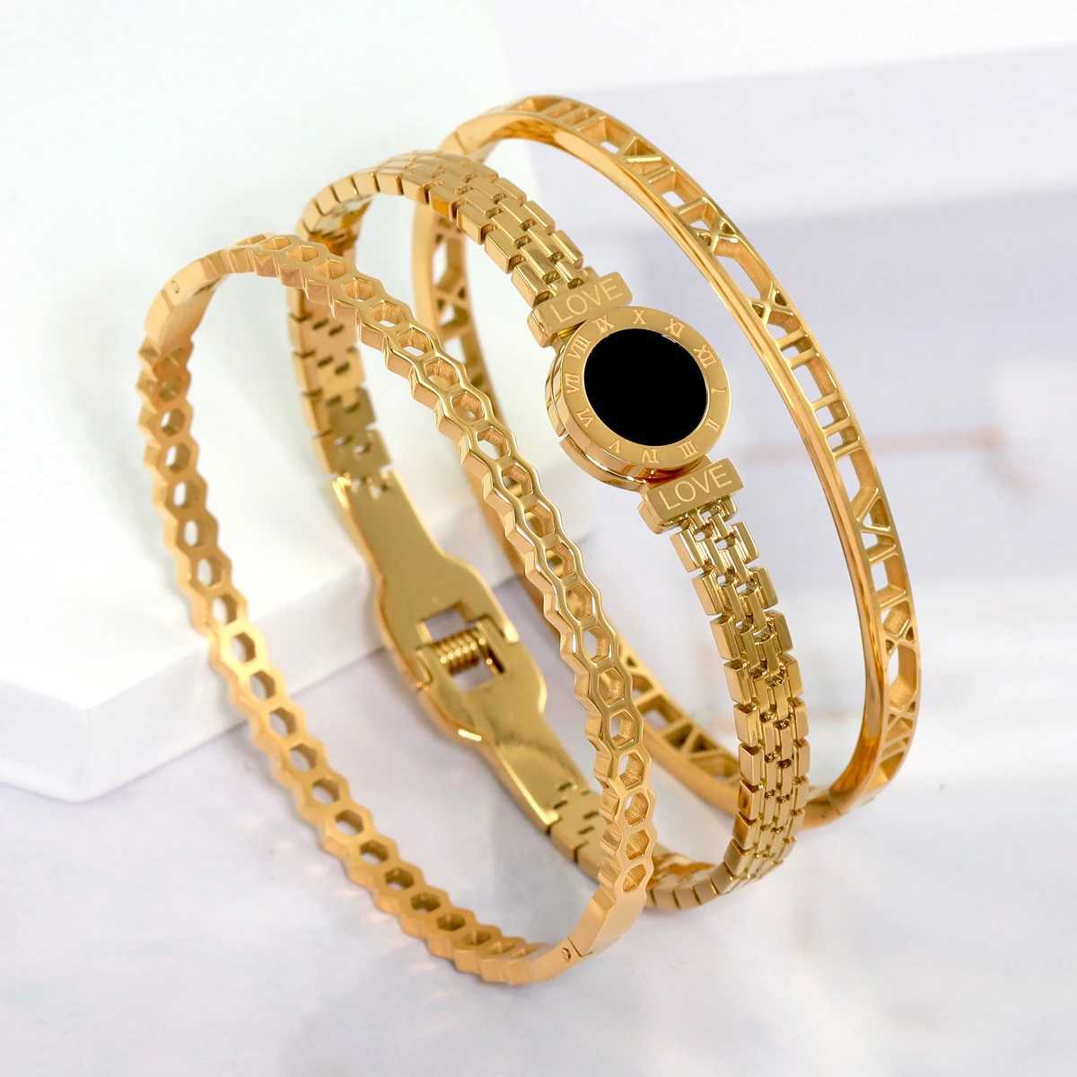 Classic stainless steel Roman numeral bracelet suitable for womens daily wear birthday parties wedding jewelry and girls gifts Y250408