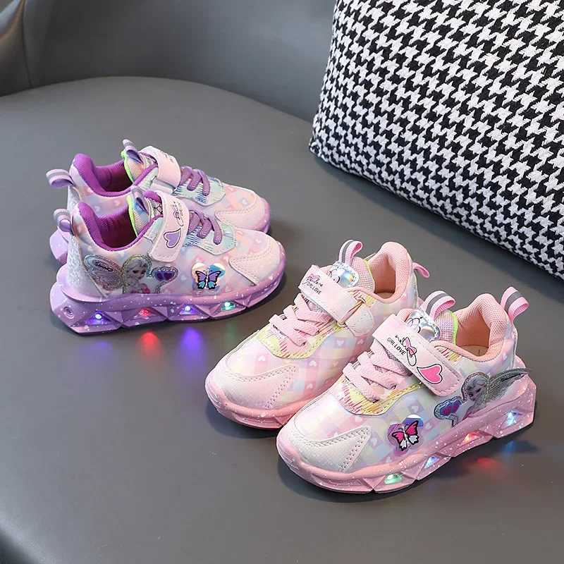 Pink Elsa Princess baby girl sneakers fashionable childrens shoes spring and summer childrens LED light sports shoes W250407