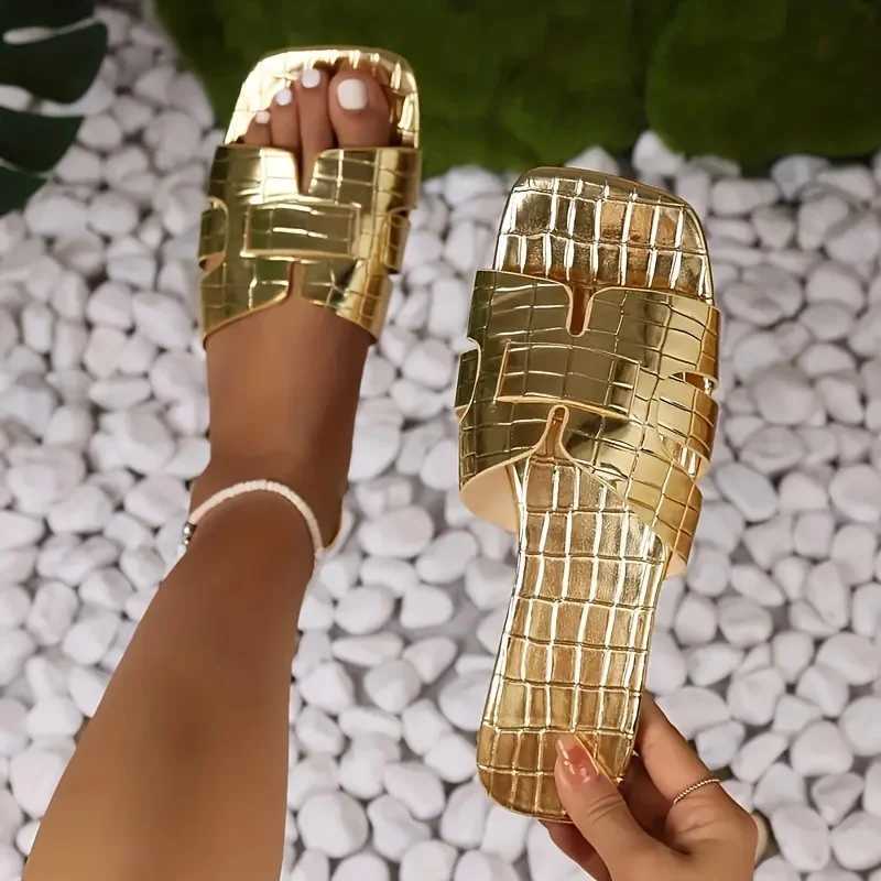 2024 New Summer Luxury Sandals Fi Womens Slippers Gold Plus Size 42 Womens New Designer SandalsXJ250407