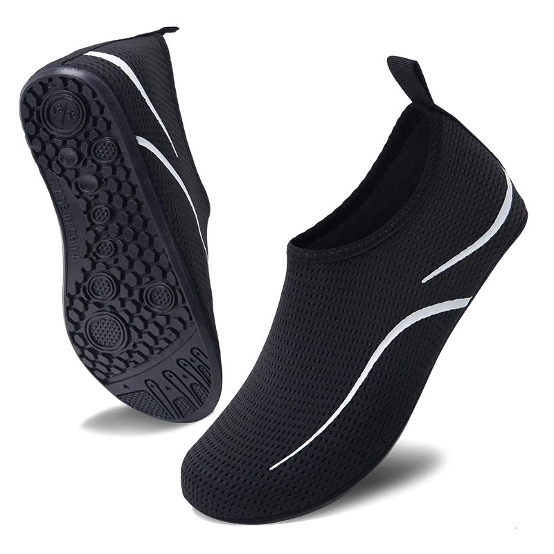 Quick-drying Men Aqua Shoes Lightweight Women Water Shoes Soft Couple Beach Shoes Summer Anti-slip Casual Sneakers Flexible 250408