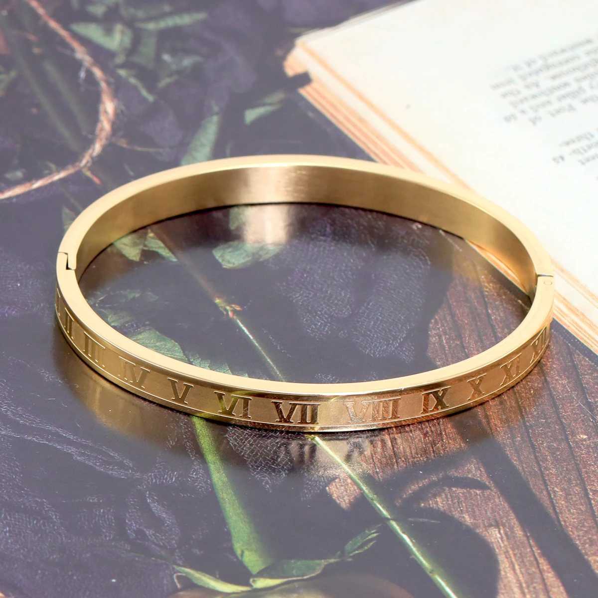 Fashionable stainlESS steel bracelet suitable for women Roman style vintage bracelet suitable for daily wear Y250408