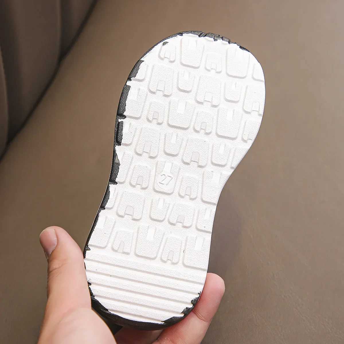 Childrens boys and girls soft sports shoes fashionable running shoes casual baby outdoor flat shoes trendy basketball shoes W250407