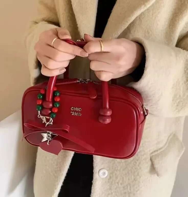 Vintage Red Shoulder Pillow Shape Women, Party Crossbody Bag Small Retro Handbag For Women With Handle