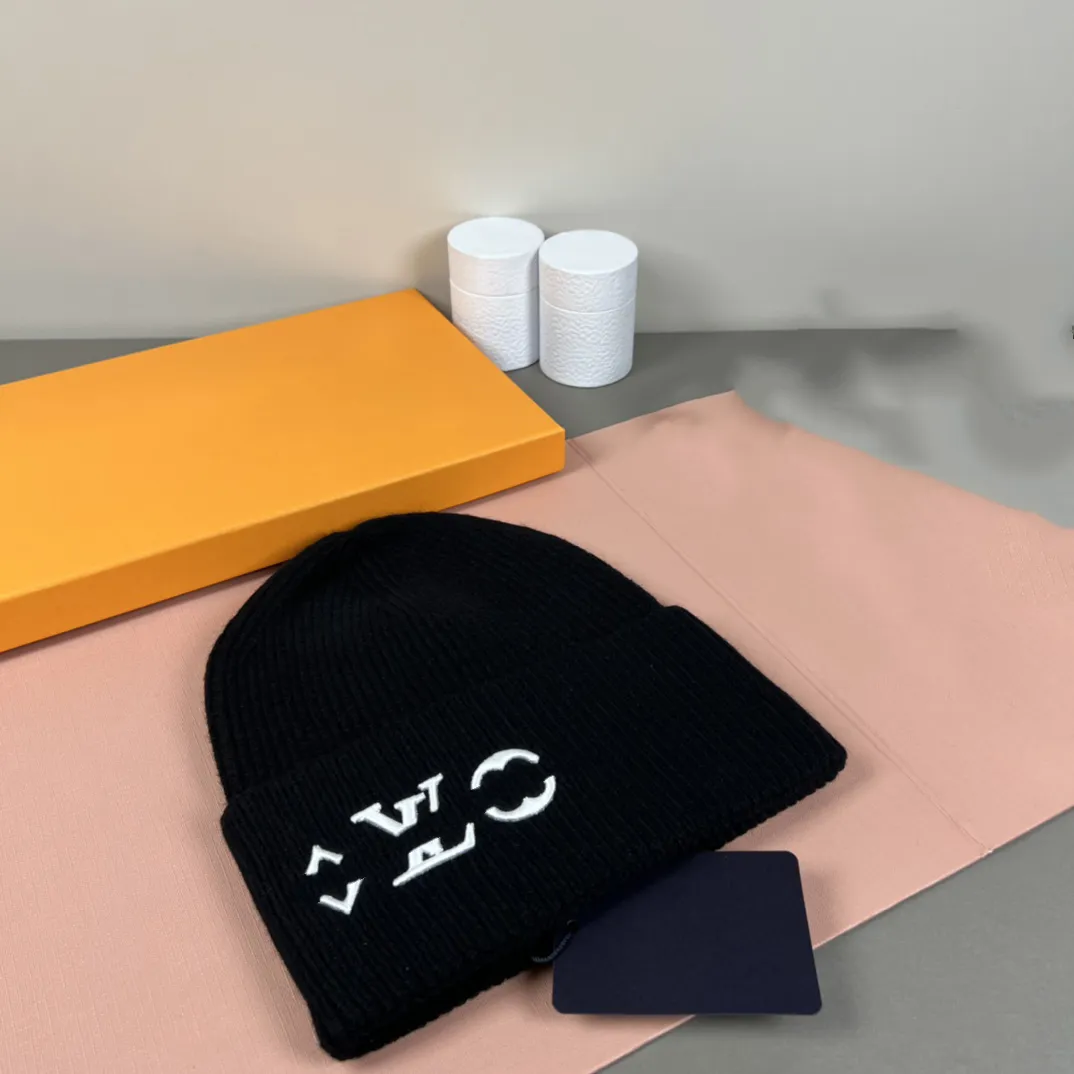 Designer Hats knitted hats Men and Women Beanie Winter hat Thermal Knit Hat Ski Bonnet High Quality Plaid Skull Hat Luxury warm Cap very beautiful