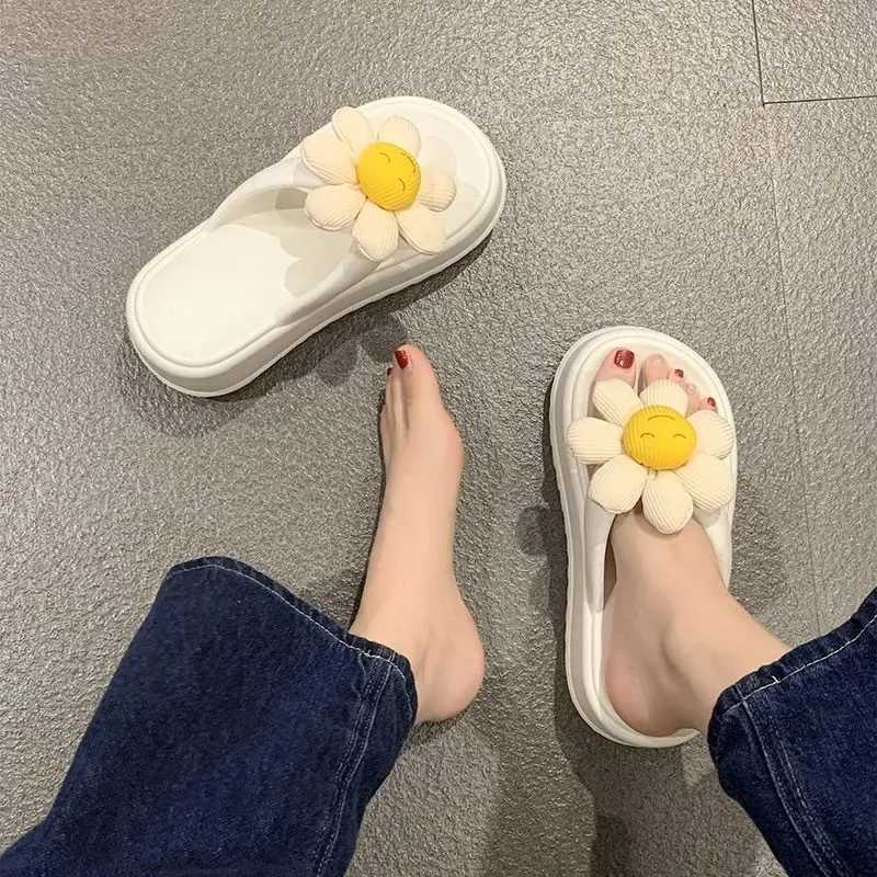 Womens summer cute flower slider womens indoor N-Slip sandals womens outdoor thick soled flip cover adult cute EVA sliderXJ250407