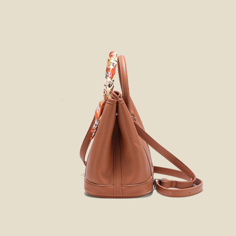 Texture Lychee Pattern Garden Large Capacity Handheld Silk Scarf Tote Single Shoulder Crossbody Commuter Women's Bag 2025 New Casual Fashion Tren