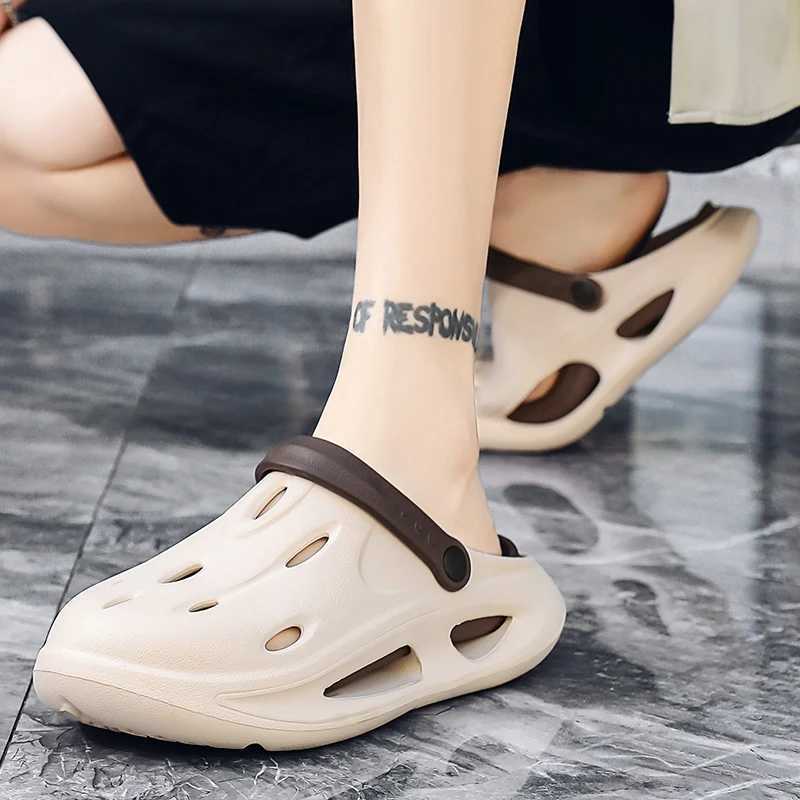 New Arrival Crocodile Mens Summer Family Slide Breathable Non slip Mens Soft Bottom Sandals with Empty Heart Drainage River Beach Shoes T250407
