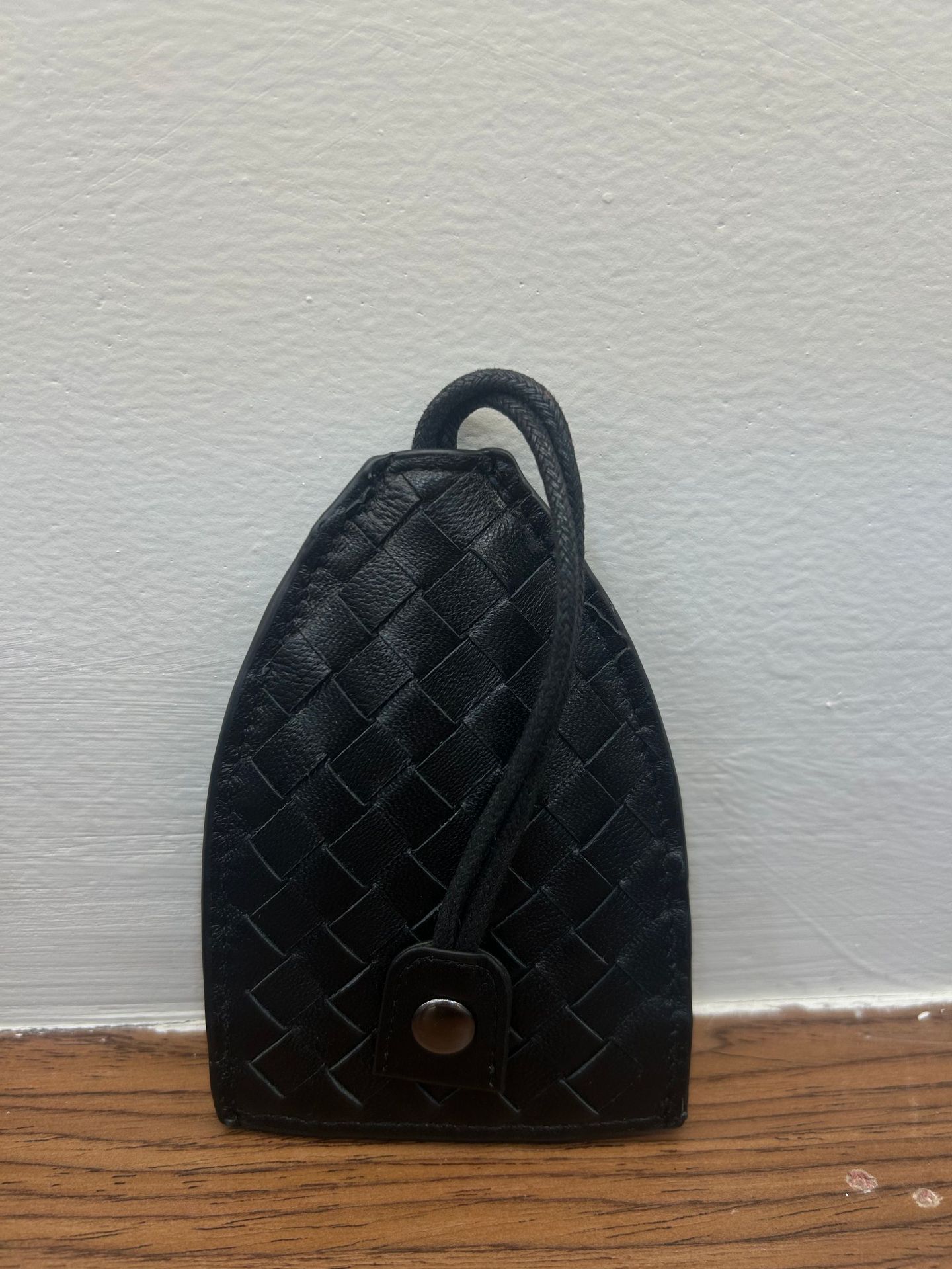 new Car Key Cover Genuine Leather Woven Luxury Car Key Pouch Universal Fit for Volkswagen Mercedes-Benz BMW Audi Key Cases