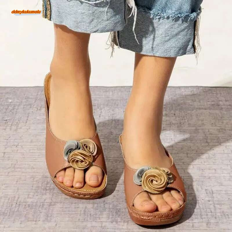 New wer 2023 Wedge Heels Shoes Women Outdoor Slippers Female Soft Bottom Heeled Sandals Summer Footwear ddmykukumalu