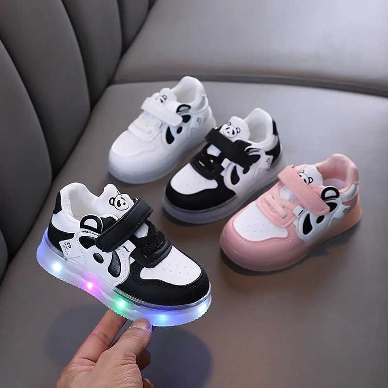 Childrens fashionable sports shoes childrens outdoor leisure spring running shoes boys and girls soft soled breathable flat bottom baby shoes W250407