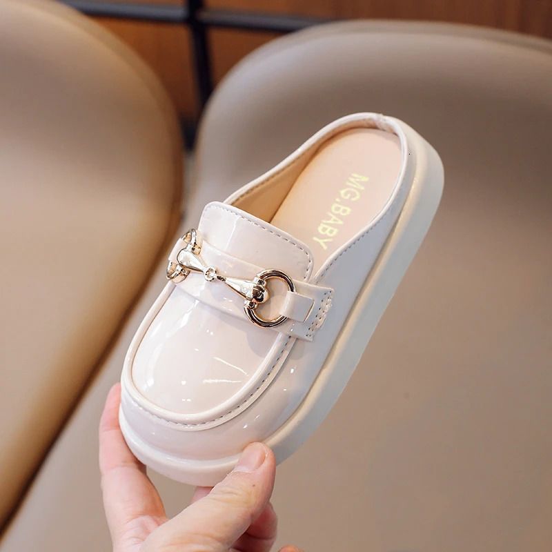 Childrens Sandal Slippers Summer White Soft Boys and Girls Sandals White Fashion Anti-slip Kids Outer Wear Slippers Shoes 250408