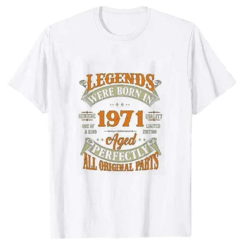 The 52nd Retro Legend was born in 1971. 52 Year Old Pattern Haruku Street Clothing Short Sleeve Birthday Gift Summer T-shirt