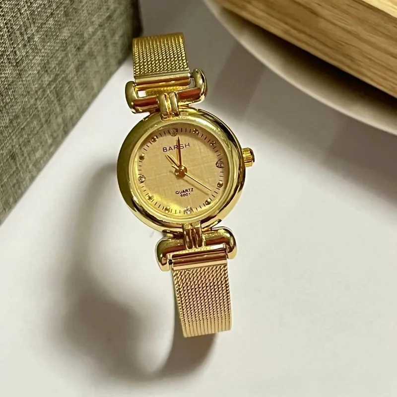 Medieval round gold watch vintage womens quartz watchT250408