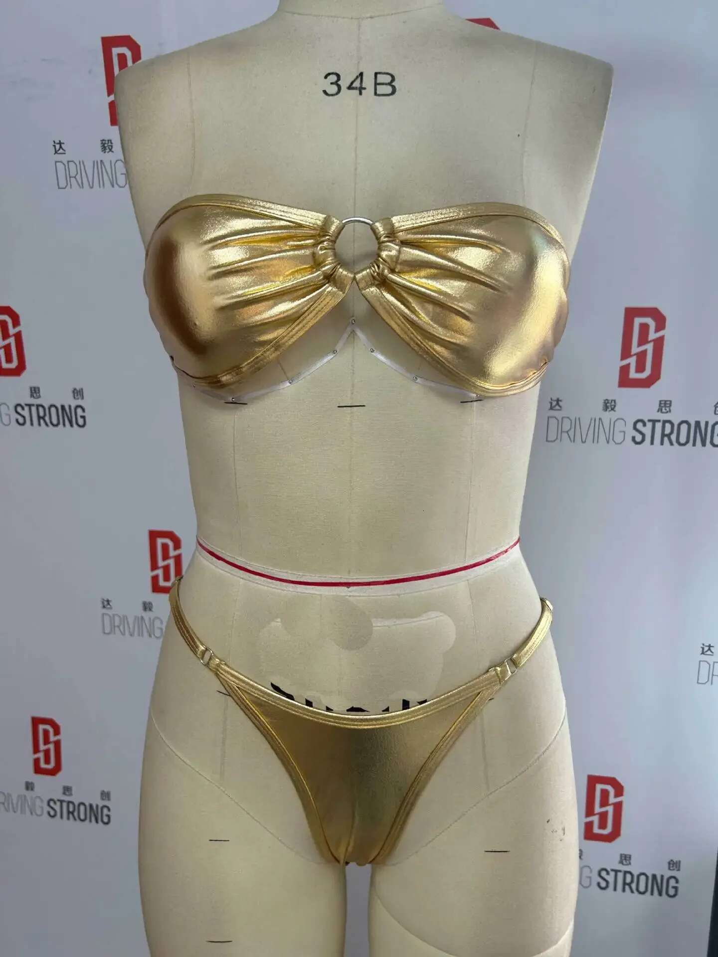 Dongdumaoyi Sexy Bandeau Bikini Women Gold Black Metal Ring Linked Hollow Out Push Up Micro Swimsuit Shiny Bathing Suit Thong Swimwear