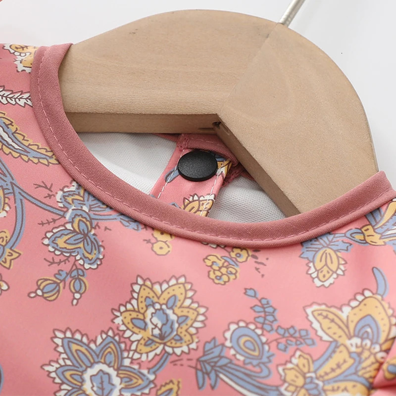 Baby Feeding Bibs Angel Wings Kids Waterproof Long Sleeve Art Smock Baby Stuff Anti-dirty Dinning Apron with Pocket for born 250408