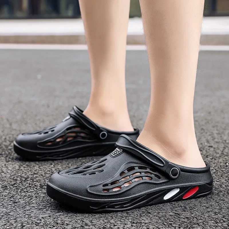 New Arrival Mens summer shoes mens perforated sandals hollow breathable flip sandals fashionable beach slippers large-sized 49 T250407