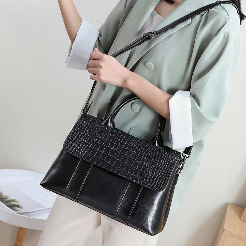 Women's Cowhide Genuine Leather Bag Female Crossbody Designer Shoulder Bags Ladies Casual Retro Large Capacity Handbag